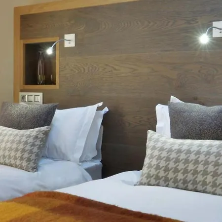 5br Beautiful With Exceptional Facilities Villa