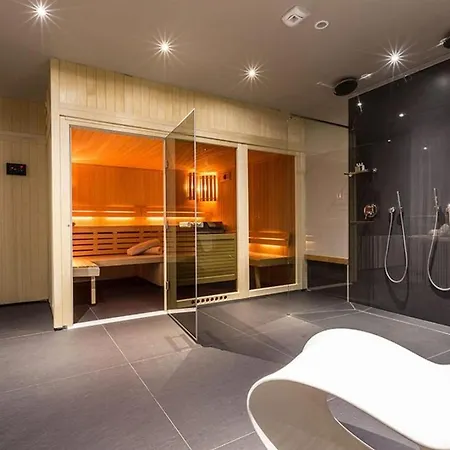 Villa 5br Beautiful With Exceptional Facilities